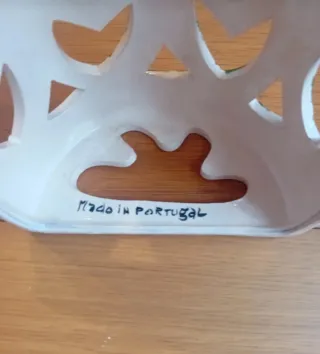 Lanterna de parede em cerâmica pintada à  mão