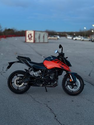 KTM Duke 125 2024