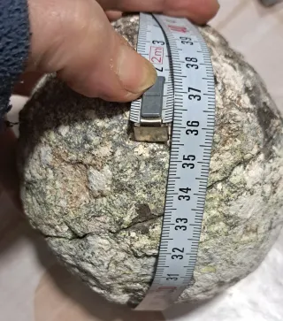 Geode aperto cristalli