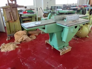 Maquinaria de carpintería industrial