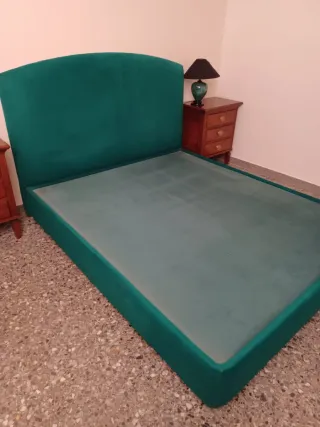 Letto matrimoniale in tessuto