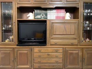 Mueble salón madera maciza vitrinas TV