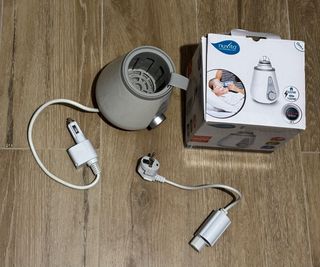 Calienta biberones Nuvita para coche