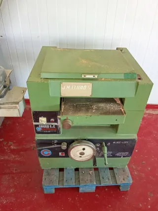 Cepilladora reguesadoraJ.M. LLURÓ GRIGGIO G.C. FS