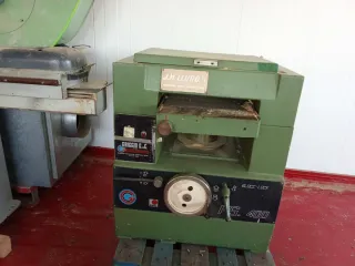 Cepilladora reguesadoraJ.M. LLURÓ GRIGGIO G.C. FS