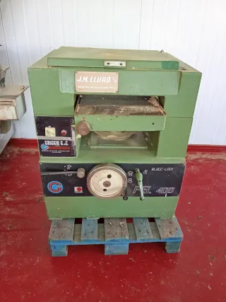 Cepilladora reguesadoraJ.M. LLURÓ GRIGGIO G.C. FS