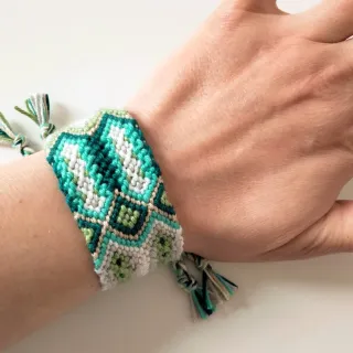 Bracciale macramè bianco verde