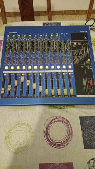 Consola Mezcla YAMAHA MG16/4