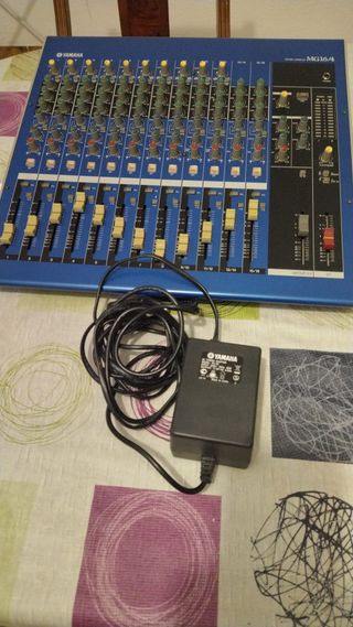 Consola Mezcla YAMAHA MG16/4