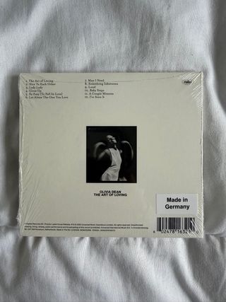 Olivia Dean The Art of Loving CD Firmado