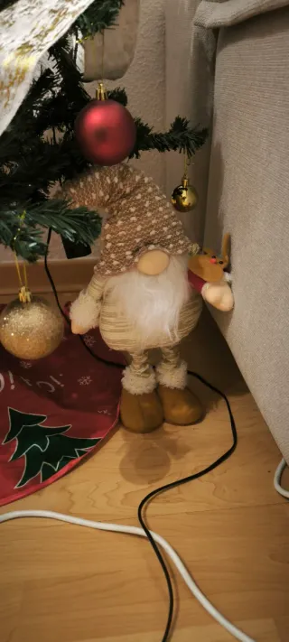 Árbol de Navidad con adornos