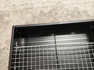 Barbecue pieghevole in metallo nero