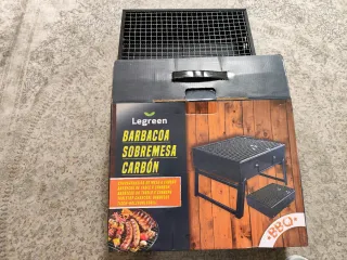 Barbecue pieghevole in metallo nero
