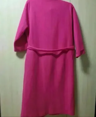 Bata larga rosa con cinturón