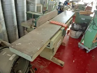 Maquinaria de carpintería industrial