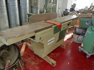 Maquinaria de carpintería industrial