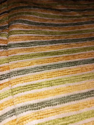 Mantel y enaguillas de tela