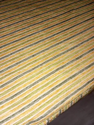 Mantel y enaguillas de tela