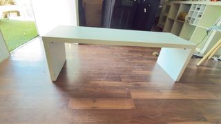 Banco blanco de madera