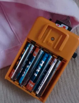 Camiseta rosa con pantalla LED