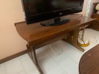 Mesa de TV em Madeira – Estilo Clássico