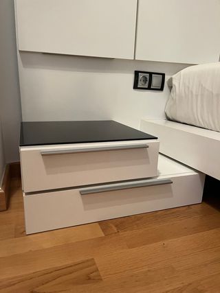 URGENTE: Dormitorio completo: Cama 150x90 +mesitas