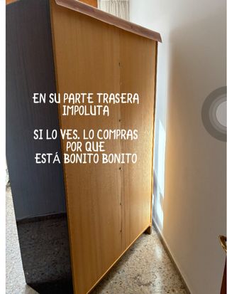 Armario de madera marrón