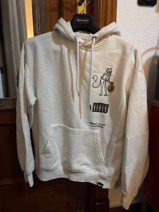 Sudadera blanca con estampado de diablo