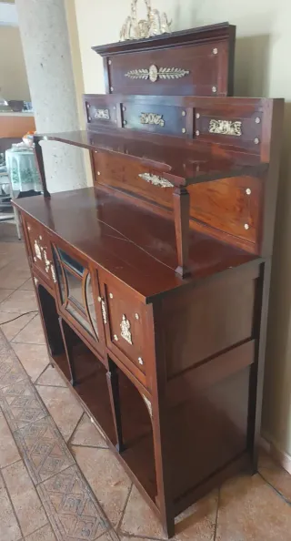 Mueble estilo Imperio de madera de caoba