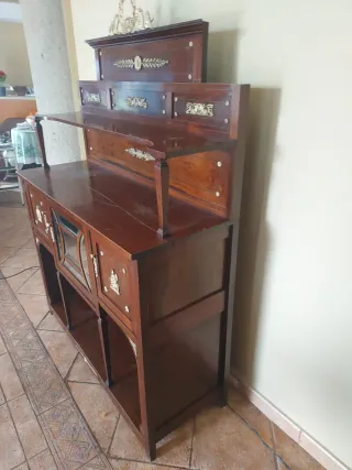 Mueble estilo Imperio de madera de caoba