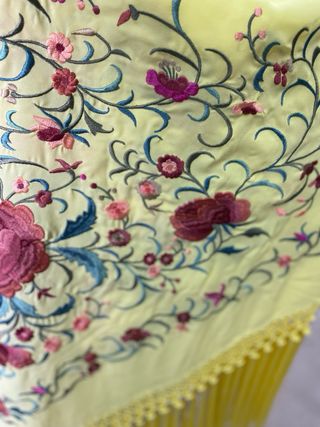 Mantoncillo Flamenco Bordado