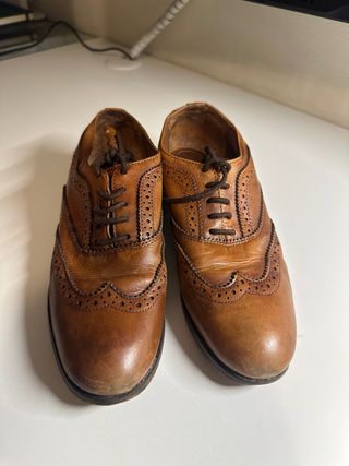 Zapatos ingles de cordones marrones