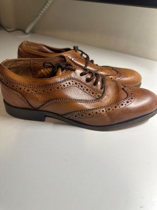 Zapatos ingles de cordones marrones