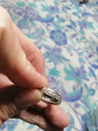 Anillo oro blanco con más de 33 brillantes