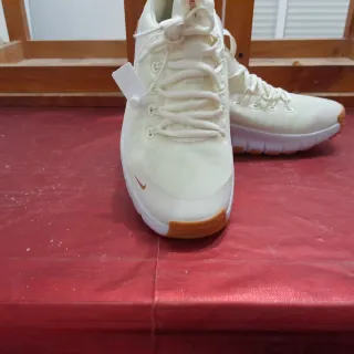 Zapatillas Nike Beige/Marrón Nuevas