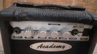 Amplificador Guitarra Academy AP-15G