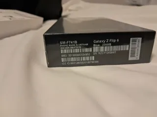 Samsung Z Flip6 256GB 12GB RAM