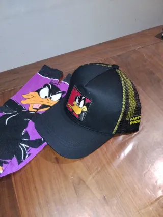 Pack Gorra y Calcetines Pato Lucas