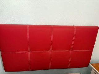 Cabecero piel sintética rojo en perfecto estado