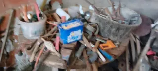 Herramientas de construcción: llanas, martillos, r