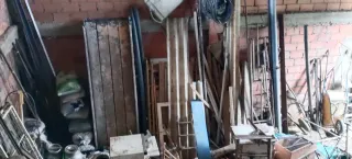 Herramientas de construcción: llanas, martillos, r