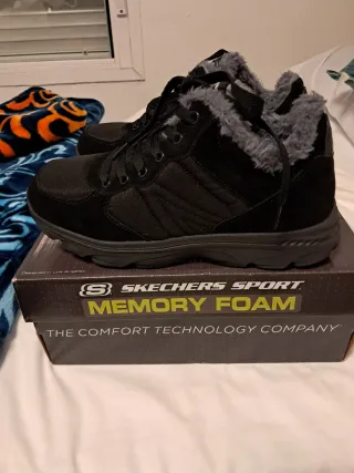 Botas Skechers Negras con Forro Interior