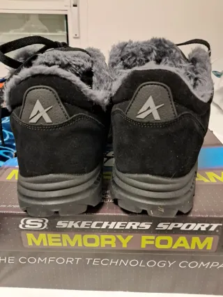 Botas Skechers Negras con Forro Interior