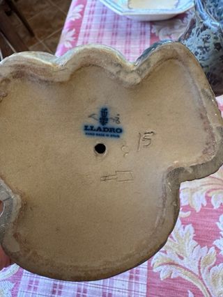 Figura Lladró Niños esquimales abrazados