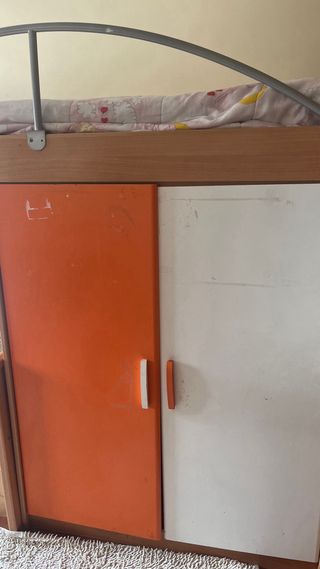 Beliche de madeira com metal ótimo estado