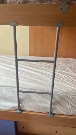 Beliche de madeira com metal ótimo estado