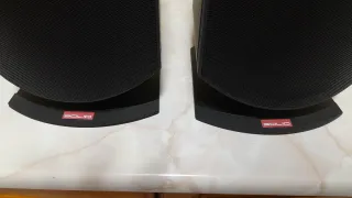 Bowers & Wilkins Solid HCM 1