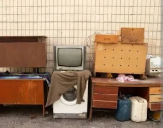 se vacían casas pisos trasteros ect.....