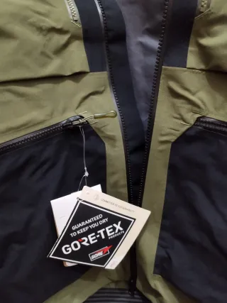 Chaqueta Salomon QST GORE-TEX PRO