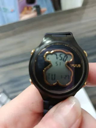 Reloj Tous Negro y Dorado
